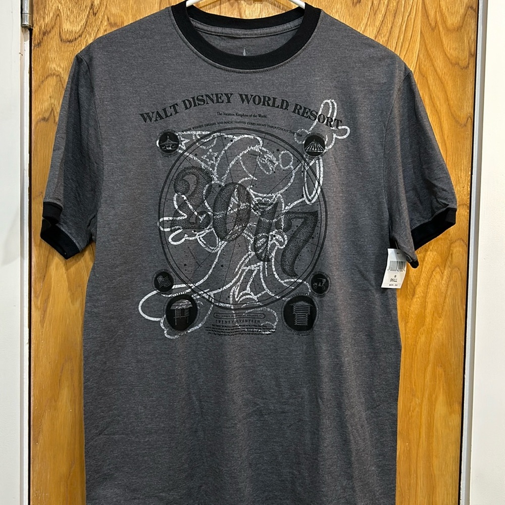 NWT Disney Parks 2017 Walt Disney World Resort Graphic Ringer Tee Size Small